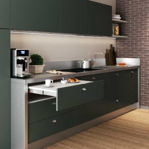 Shot – pull-out worktop from the drawer